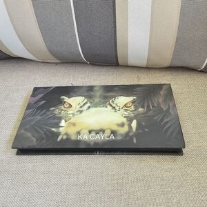 Shimmer eyeshadow palette